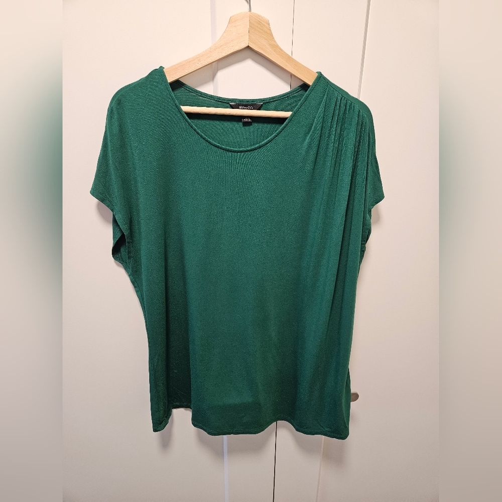 Draped Shoulder Sleeveless Crew-neck T-shirt